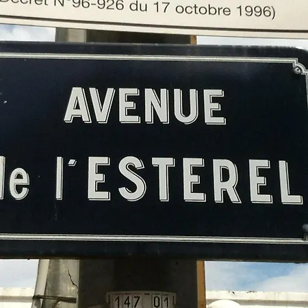 아파트 De Charme Coeur De Juan & Plages *